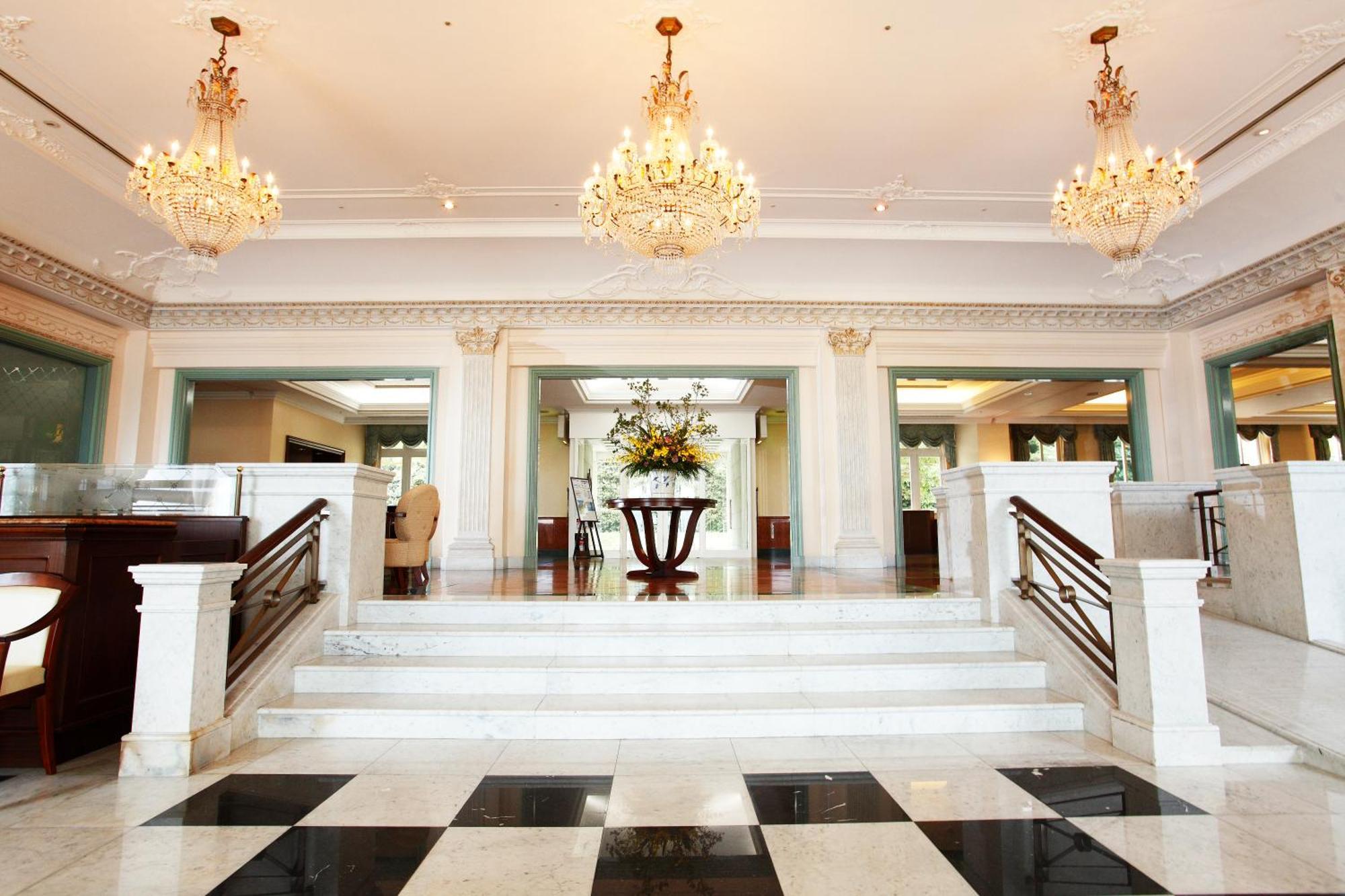 Watermark Hotel Nagasaki Huis Ten Bosch Sasebo Exterior foto The lobby of the hotel