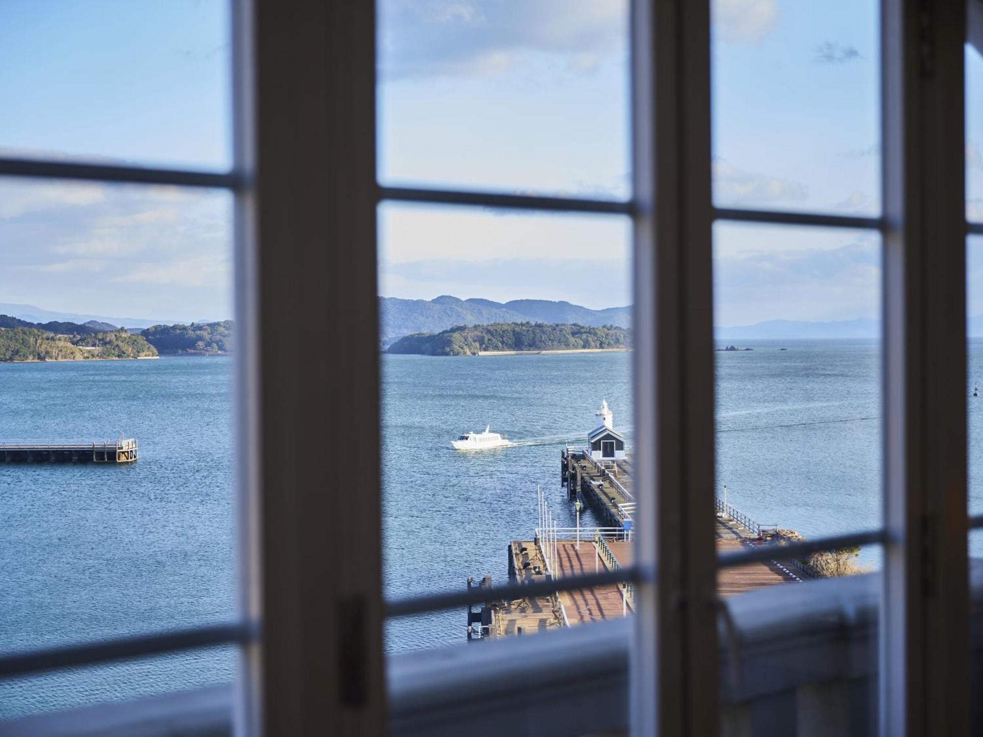 Watermark Hotel Nagasaki Huis Ten Bosch Sasebo Exterior foto View of the harbour from the hotel