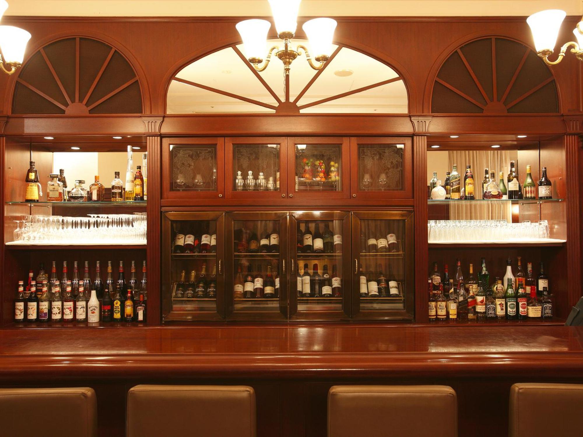 Watermark Hotel Nagasaki Huis Ten Bosch Sasebo Exterior foto A bar in a hotel